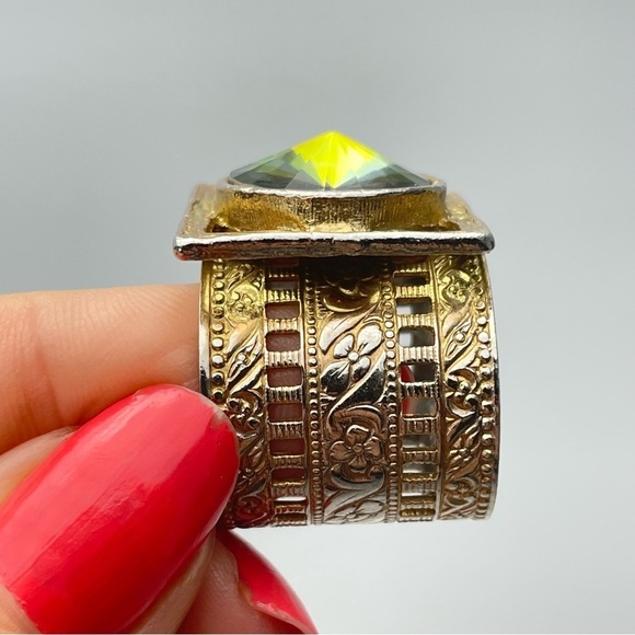 Green Amber Rivoli Crystal Ring Size 7.5 - Picture 6 of 11